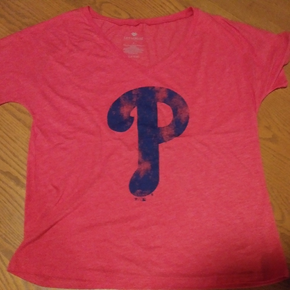 Phillies t-shirt